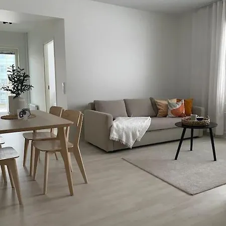 Uusi Ja Valoisa Kaksio Lahella Kirjurinluotoa * Πόρι